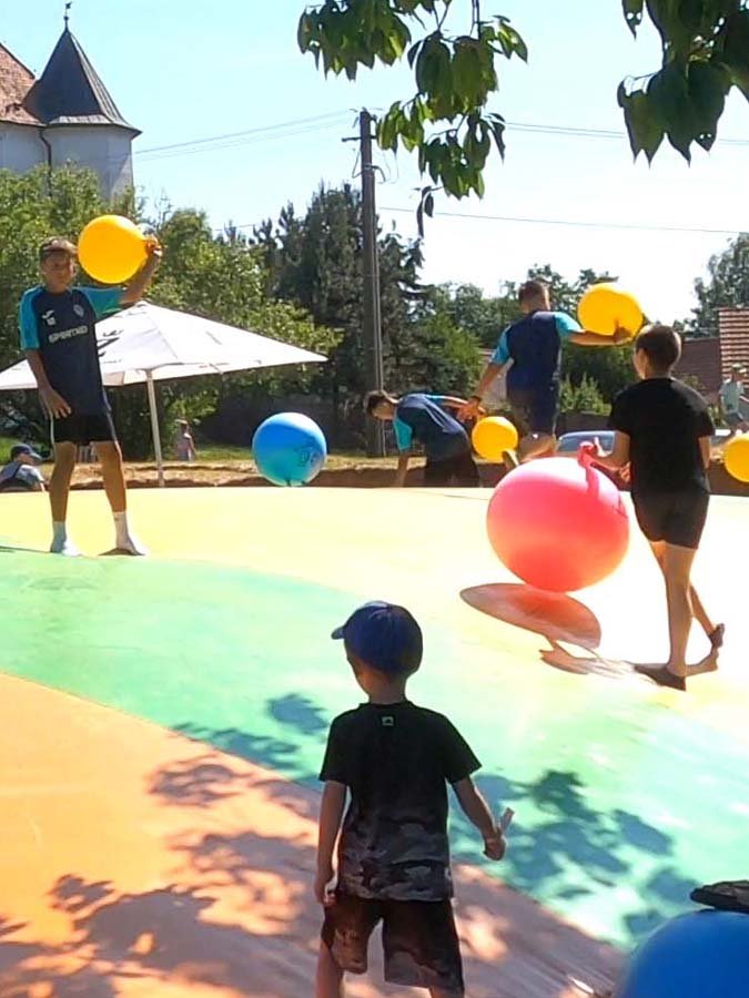 Zábavní park pro děti velka trampolina